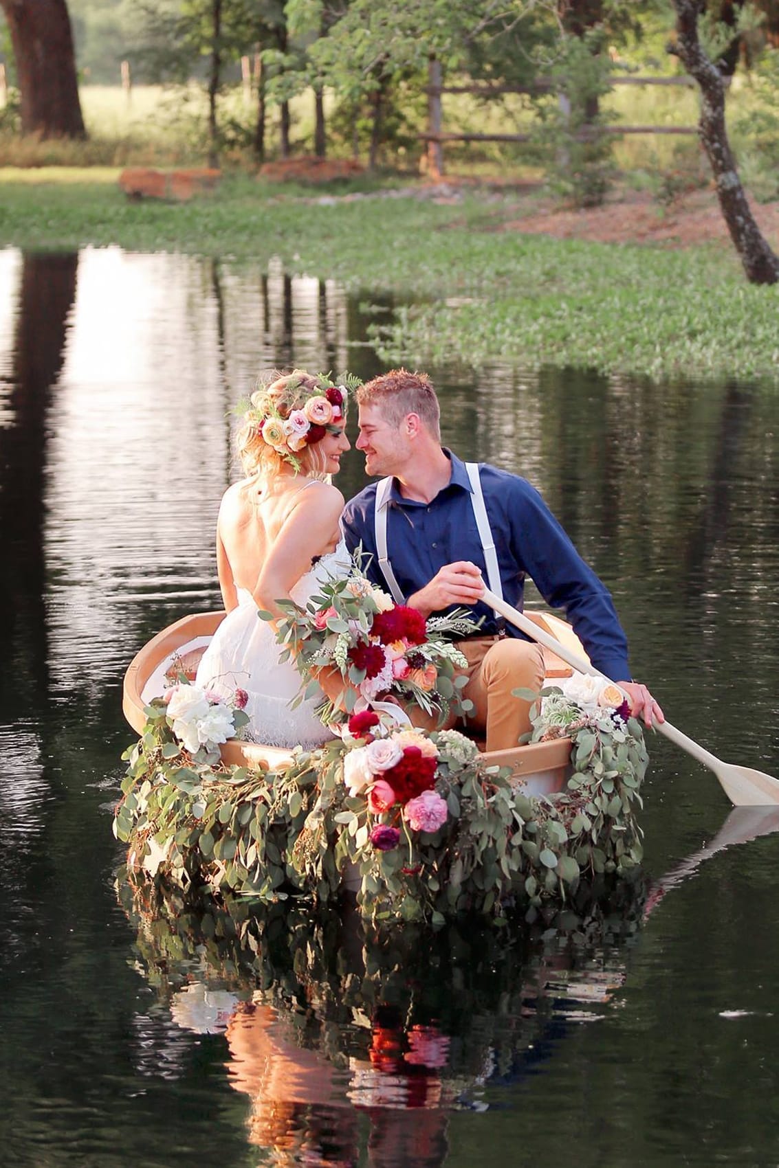 Wedding photos in a boat at stone oak