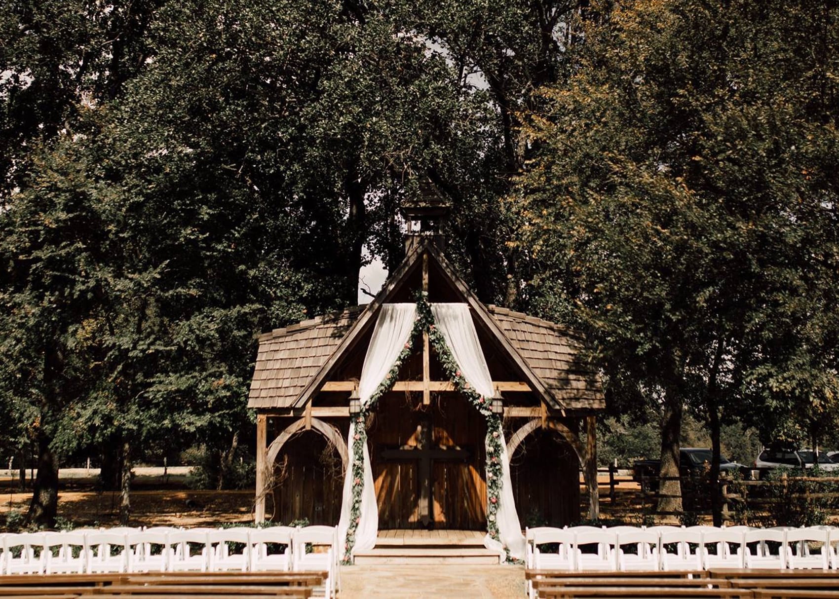 Stone Oak Outdoor Chapel ready for a wedding
